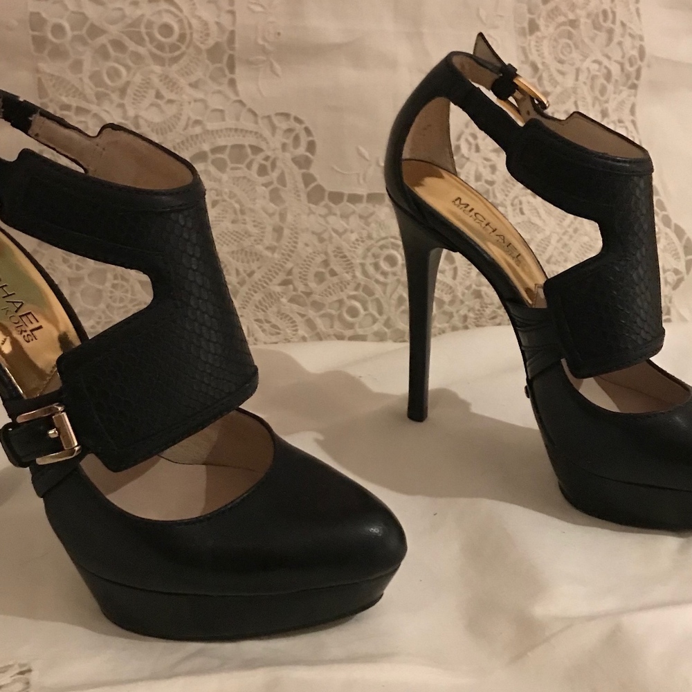 Michael Kors black wood platform &5"heel, size6,